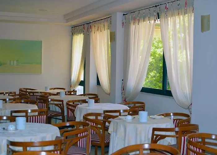 Sabra 3* Σενιγκάλια