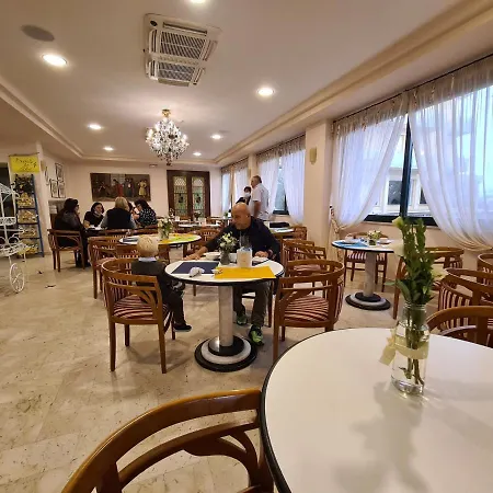 Hotel Sabra 3*